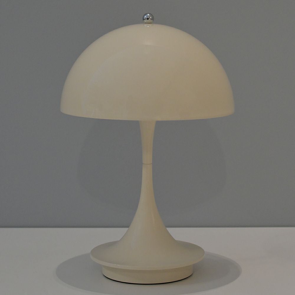 Louis Poulsen ルイスポールセン Panthella 160 Portable パンテラ 160 ポータブル （V3） テーブルランプ カラー：オペーク・コーラル デザイン：ヴェルナー・パントン