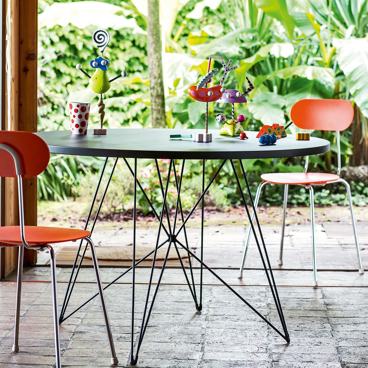 MAGIS マジス Tavolo XZ3 タヴォロ ダイニングテーブル 直径：120cm 天板：4種類 フレームカラー：3色 デザイン：Studio Techno Magis