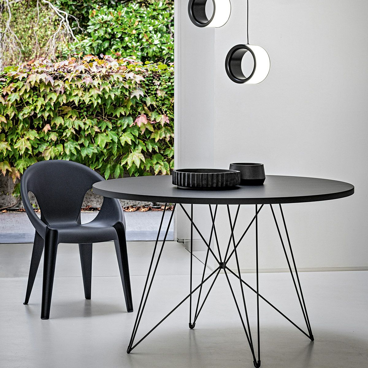 MAGIS マジス Tavolo XZ3 タヴォロ ダイニングテーブル 直径：120cm 天板：4種類 フレームカラー：3色 デザイン：Studio Techno Magis