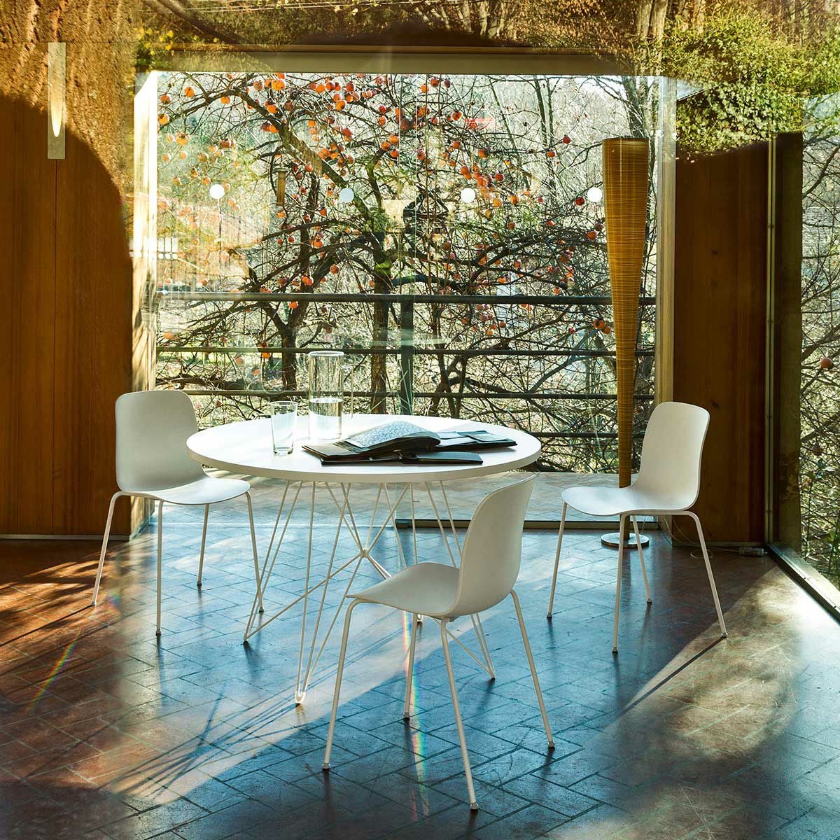 MAGIS マジス Tavolo XZ3 タヴォロ ダイニングテーブル 直径：120cm 天板：4種類 フレームカラー：3色 デザイン：Studio Techno Magis