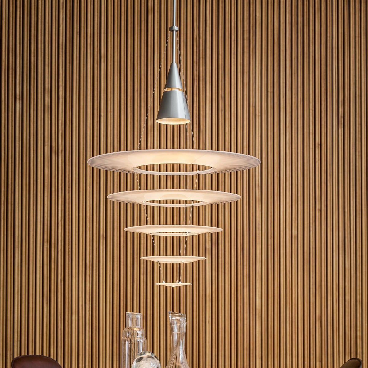 Louis Poulsen ルイスポールセン Enigma 545 エニグマ 545 Pendant Light ペンダント ライト カラー：ホワイト デザイン：内山 章一