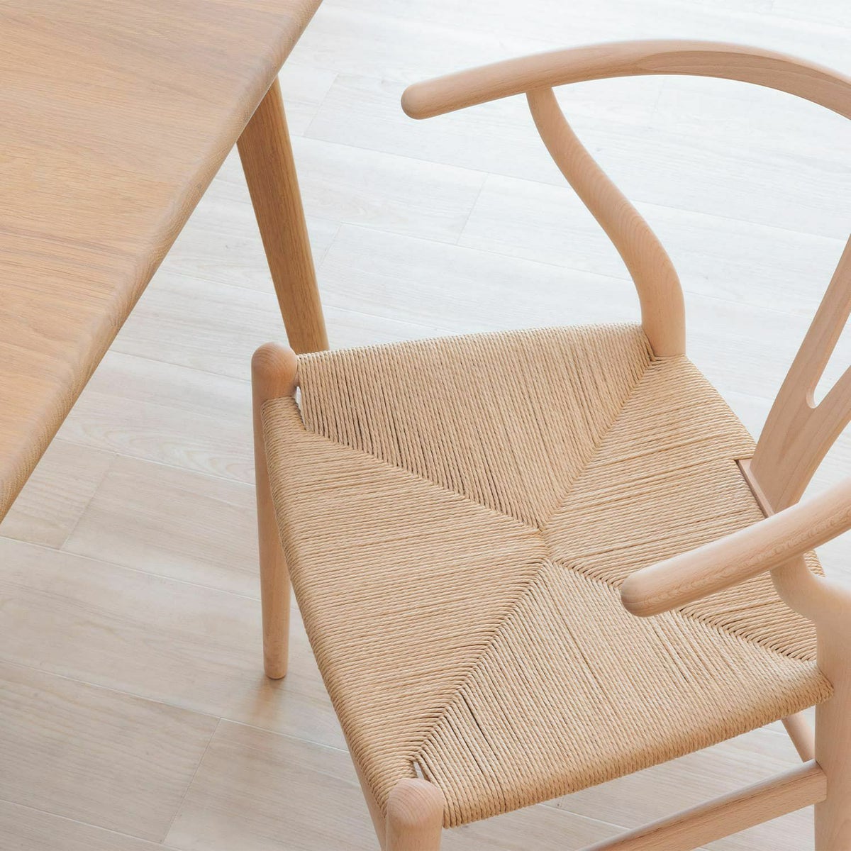  CH24 Yチェア （ワイチェア） ウォールナット （オイルフィニッシュ） ナチュラルペーパーコード Carl Hansen & Son カール・ハンセン＆サン デザイン：ハンス・J・ウェグナー