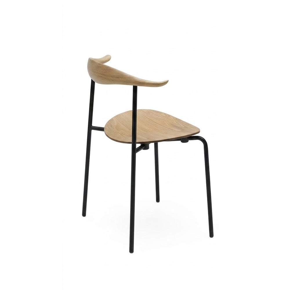 Carl Hansen & Son カール・ハンセン＆サン CH88T オーク （ソープフィニッシュ） ブラックフレーム　デザイン：ハンス・J・ウェグナー