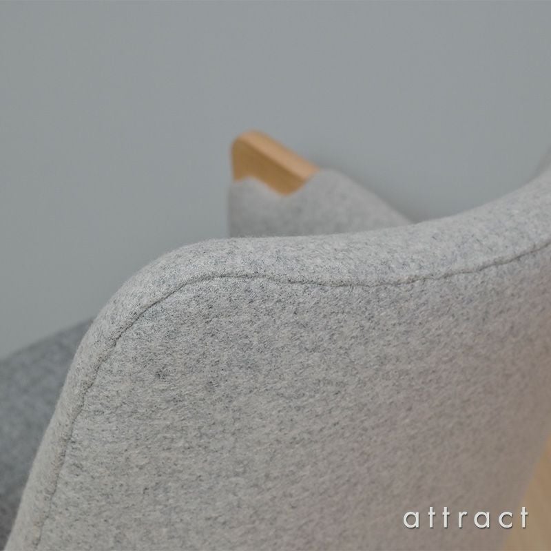 Carl Hansen & Son カール・ハンセン＆サン CH71 ミニベア ラウンジチェア オーク（ホワイトオイルフィニッシュ）　ファブリック：DivinaMelange 120 クッション：Hallingdal 130 デザイン：ハンス・J・ウェグナー