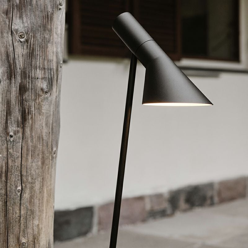 Louis Poulsen ルイスポールセン AJ Garden AJ ガーデン ロング 屋外用 ボラート スパイク式 カラー：ブラック デザイン：アルネ・ヤコブセン *電源ボックス含む