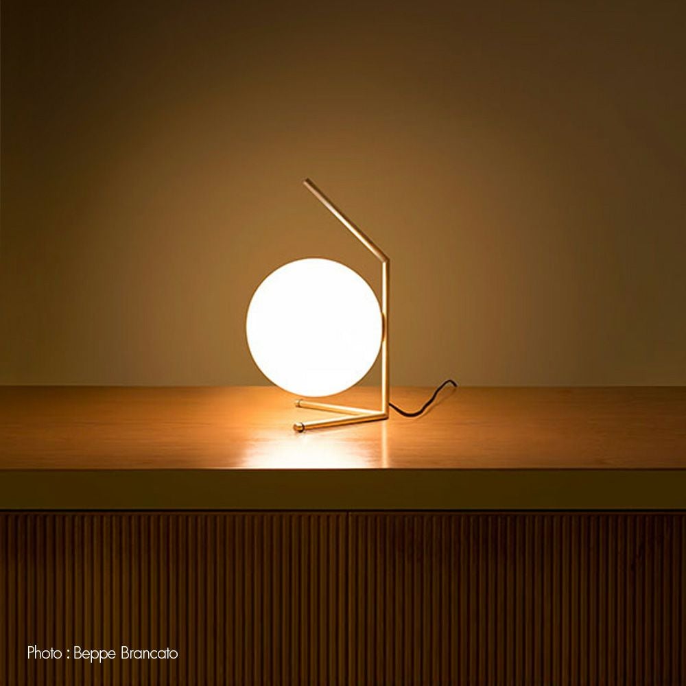 FLOS フロス IC LIGHTS T1 LOW アイシーライツ T1 ロータイプ テーブルランプ Φ200mm 照明 ライト カラー：3色 デザイン：マイケル・アナスタシアデス