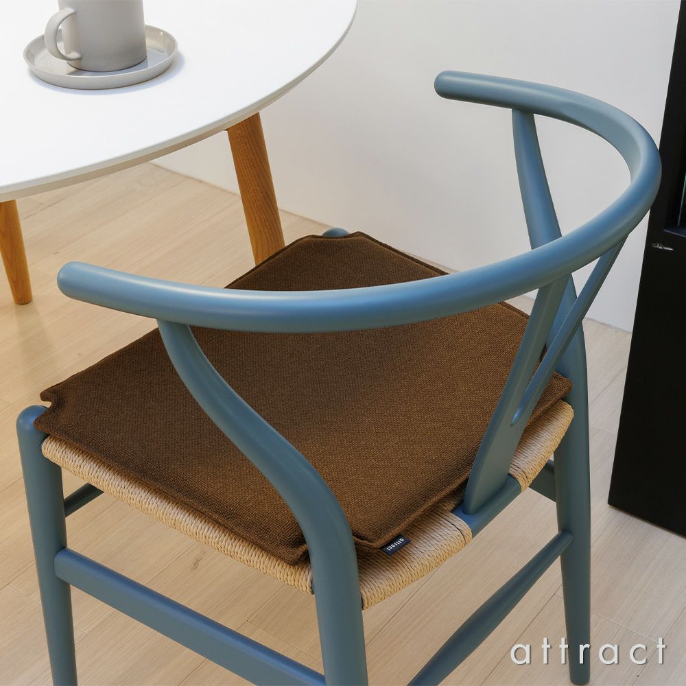 アトラクト オリジナル CH24 Yチェア用シートクッション 単色 リバーシブル カラー：4色（Kvadrat クヴァドラ Hallingdal 65 ハリンダル） CH24C