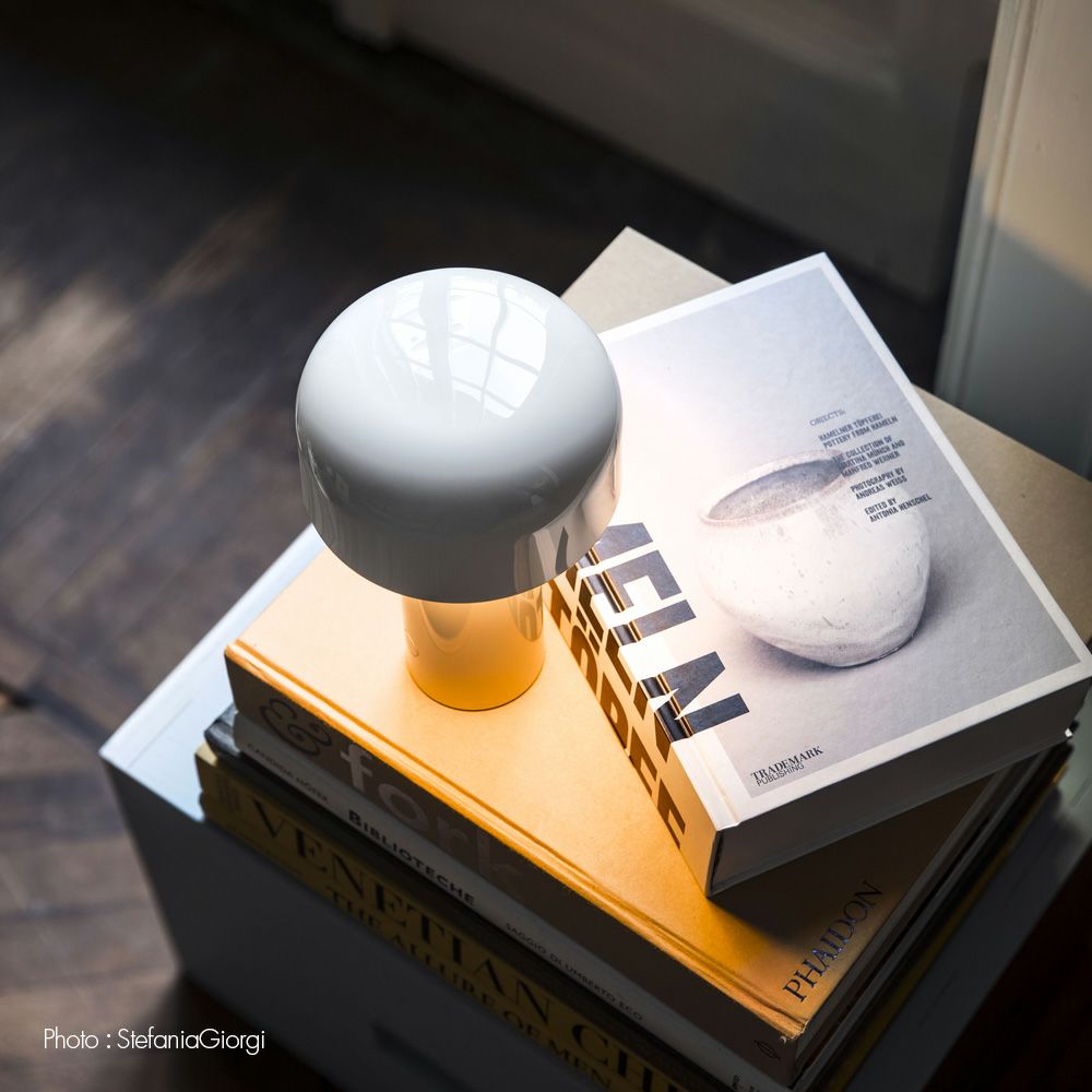 BELLHOP T テーブルランプ カラー：7色