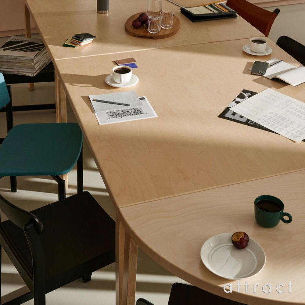 Artek アルテック TABLE 84 テーブル 84 サイズ：120×120cm 厚み 4cm 4本脚 カラー：３色 デザイン：アルヴァ・アアルト