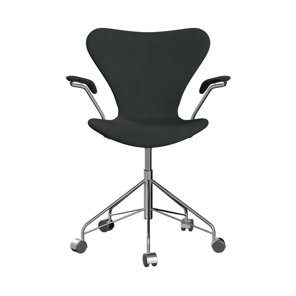 FRITZ HANSEN フリッツ・ハンセン SERIES 7 セブンチェア 3217 アームチェア フルパディング 張地：Christianshavn クリスチャンハウン ファブリックカラー：グレー（1173） ベースカラー：クローム仕上げ デザイン：アルネ・ヤコブセン （シート高さ調整機能 44-56cm・回転機能・キャスター付き）