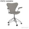 FRITZ HANSEN フリッツ・ハンセン SERIES 7 セブンチェア 3217 アームチェア フルパディング 張地：Christianshavn クリスチャンハウン ファブリックカラー：ベージュ（1121） ベースカラー：クローム仕上げ デザイン：アルネ・ヤコブセン （シート高さ調整機能 44-56cm・回転機能・キャスター付き）