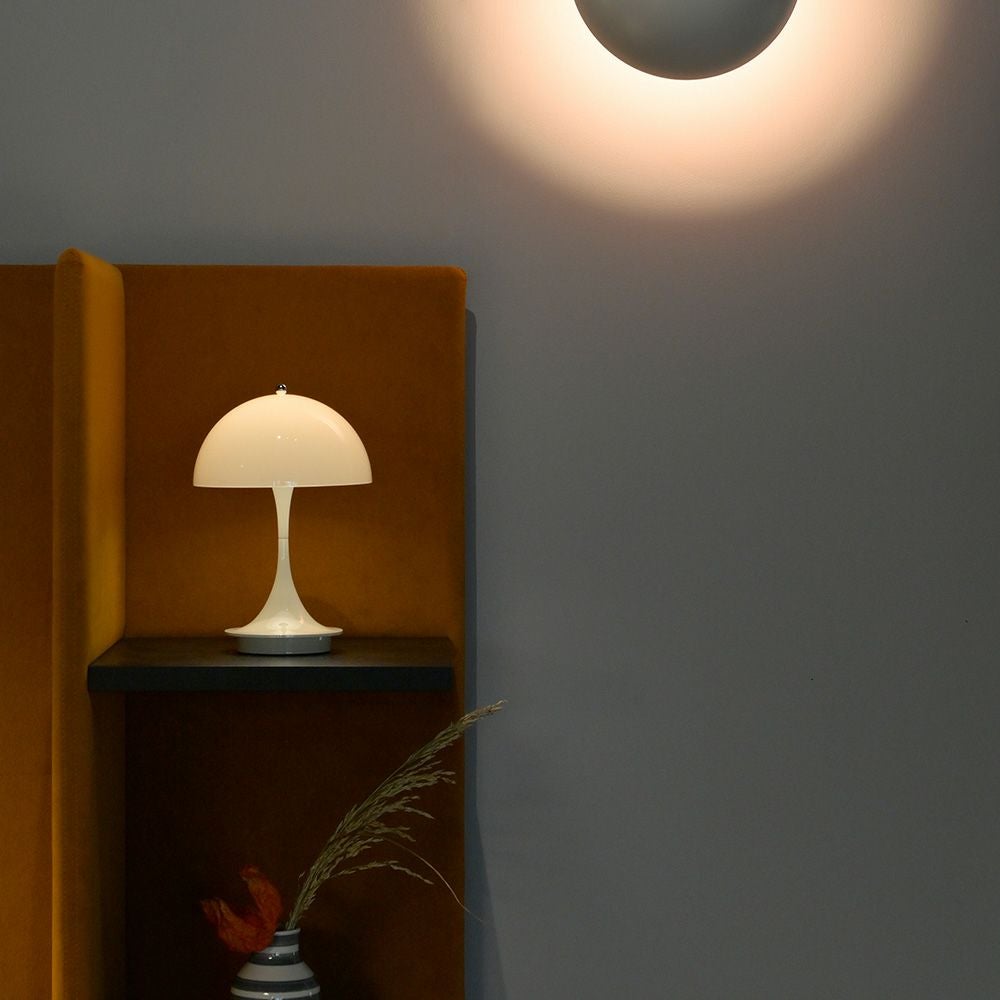 Louis Poulsen ルイスポールセン Panthella 160 Portable パンテラ 160 ポータブル （V3） テーブルランプ カラー：オパール・ベージュ デザイン：ヴェルナー・パントン