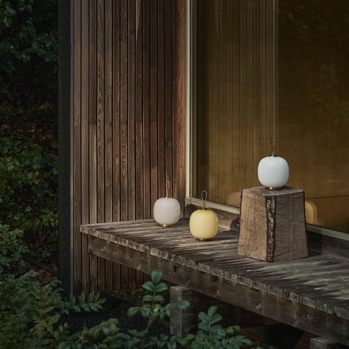 Louis Poulsen ルイスポールセン VL 45 Radiohouse Portable Lamp ラジオハウス ポータブルランプ 充電式 Φ175mm カラー：ペール・ローズ デザイン：ヴィルヘルム・ラウリッツェン