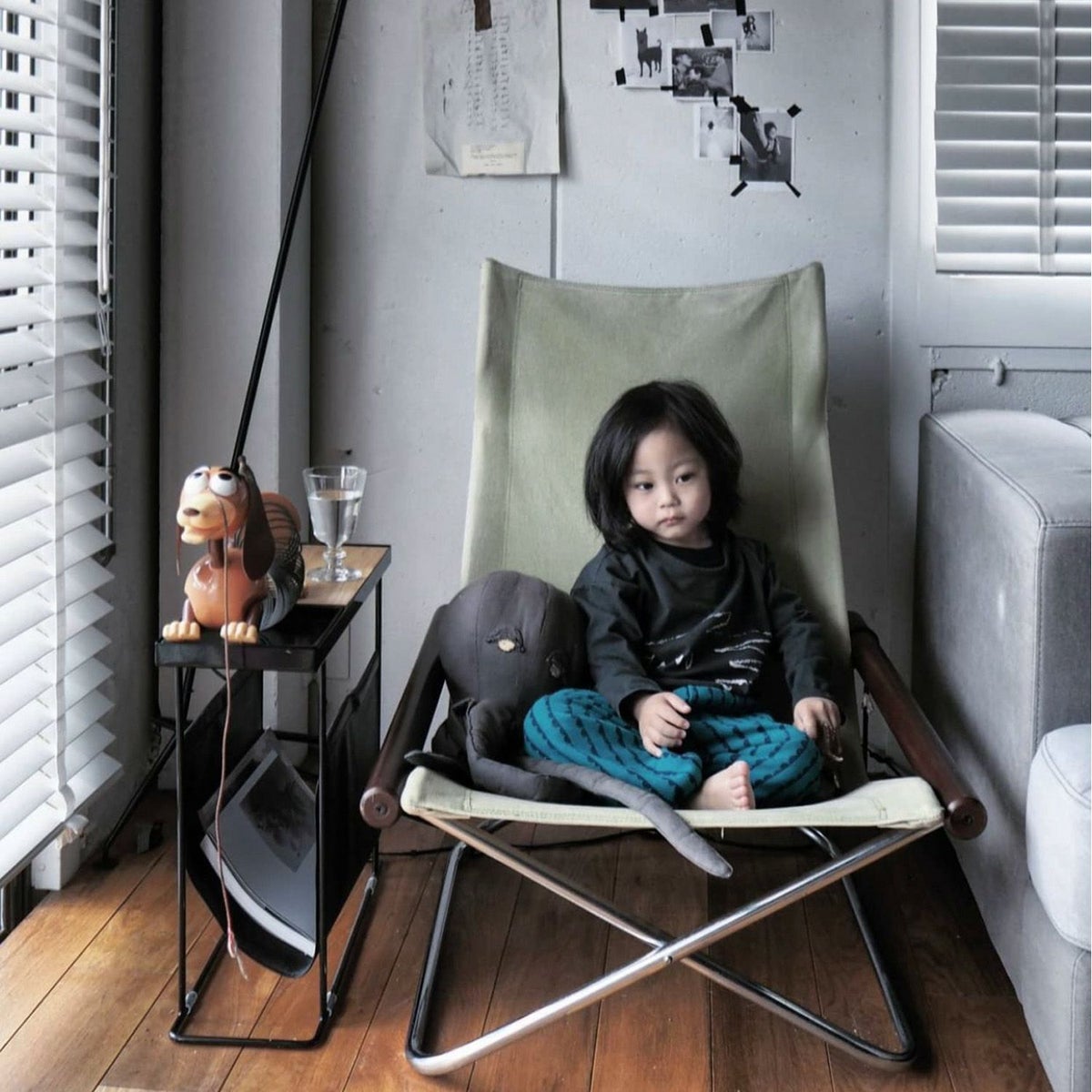 DUENDE デュエンデ COMPANION with Magazine Rack コンパニオン with マガジンラック サイドテーブル DU0036 DU0033 カラー：2色 デザイン：Peter Mac Cann