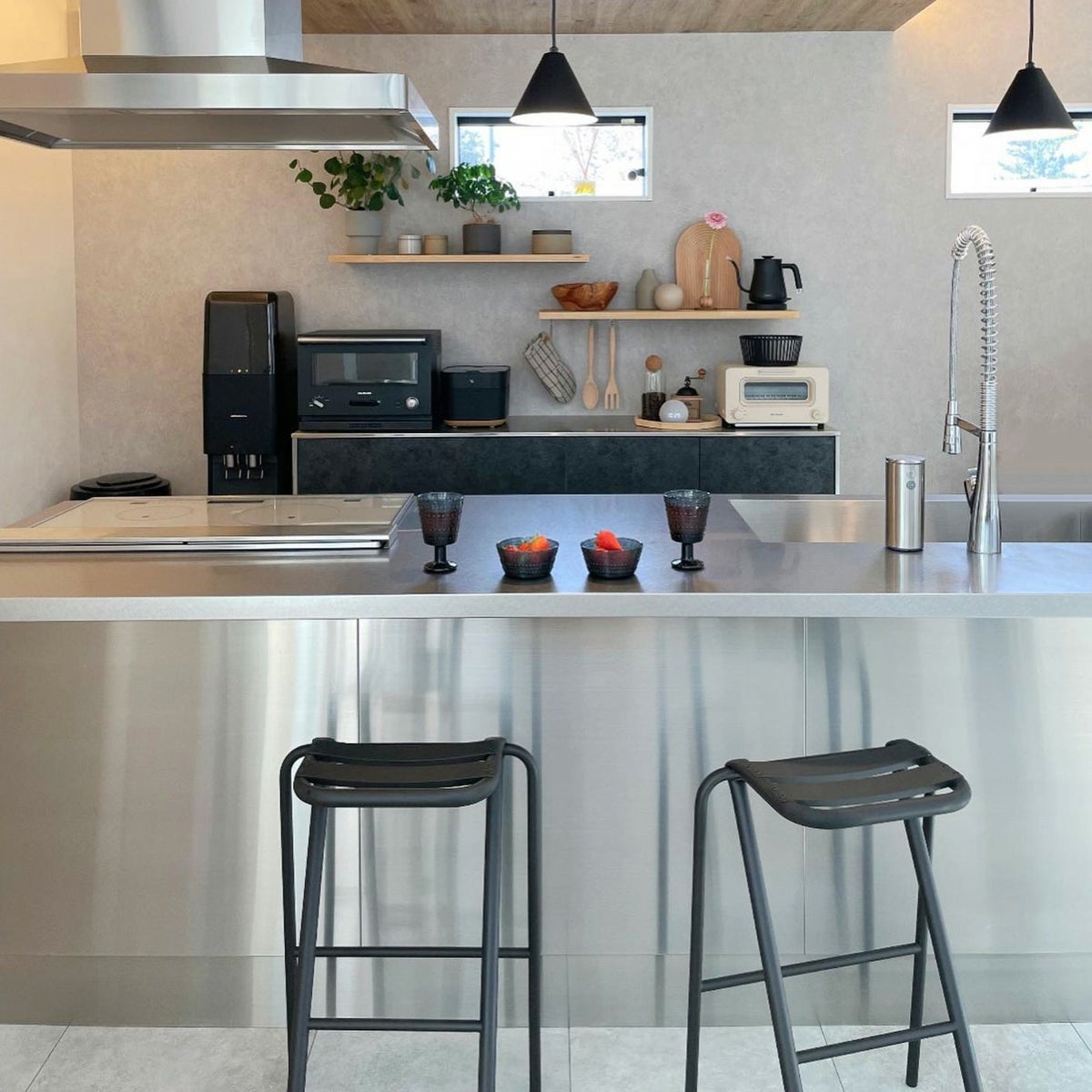 DUENDE デュエンデ BENT HIGH STOOL ベント ハイスツール DU0321 高さ：63cm カラー：2色 デザイン：岩元 航大