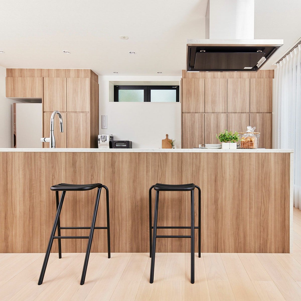 DUENDE デュエンデ BENT HIGH STOOL ベント ハイスツール DU0321 高さ：63cm カラー：2色 デザイン：岩元 航大