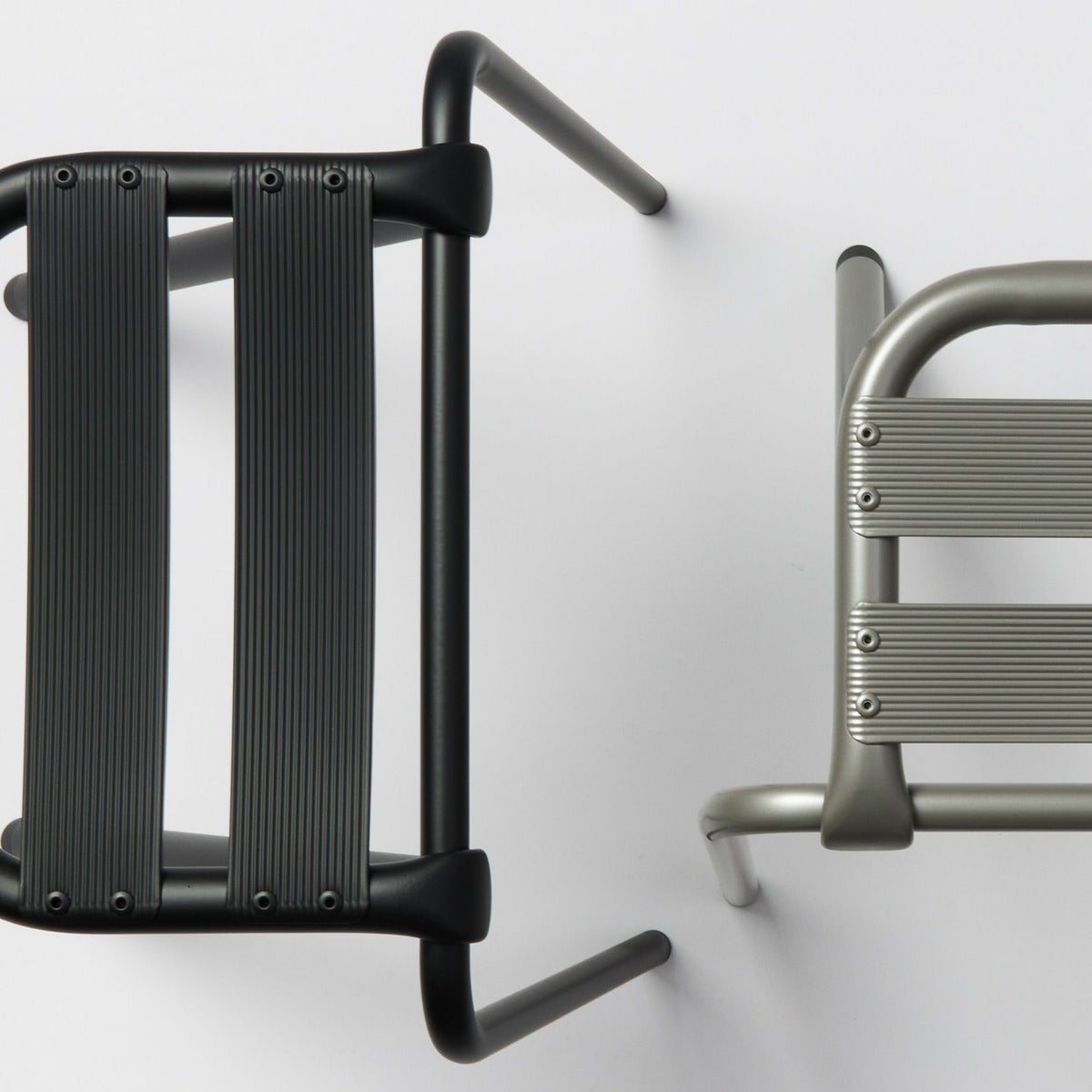 DUENDE デュエンデ BENT LOW STOOL ベント ロースツール DU0320 高さ：53cm カラー：2色 デザイン：岩元 航大