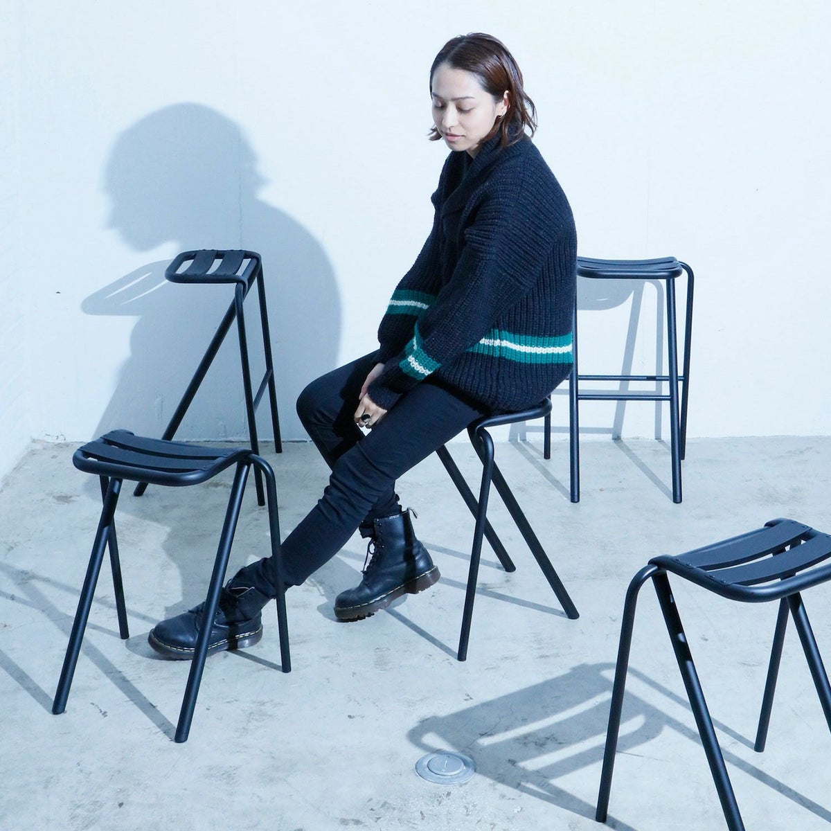 DUENDE デュエンデ BENT LOW STOOL ベント ロースツール DU0320 高さ：53cm カラー：2色 デザイン：岩元 航大