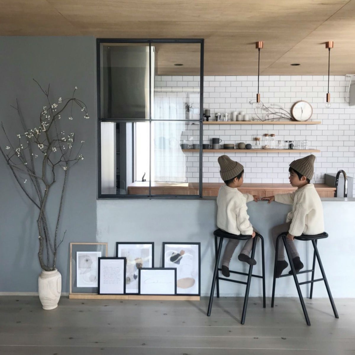 DUENDE デュエンデ BENT LOW STOOL ベント ロースツール DU0320 高さ：53cm カラー：2色 デザイン：岩元 航大