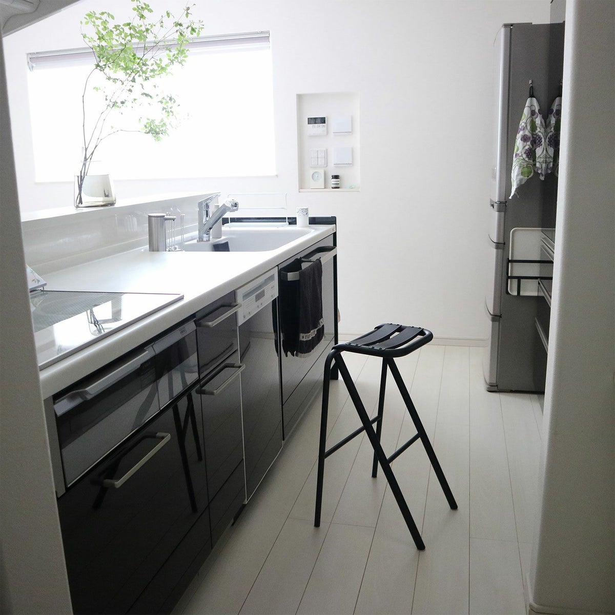 DUENDE デュエンデ BENT LOW STOOL ベント ロースツール DU0320 高さ：53cm カラー：2色 デザイン：岩元 航大