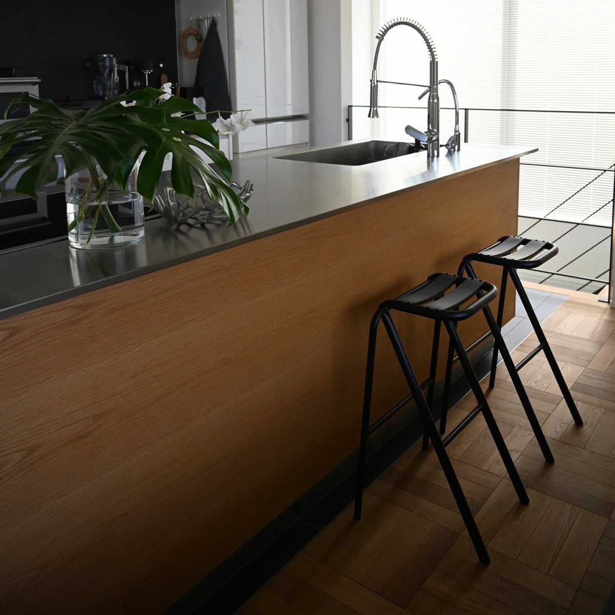 DUENDE デュエンデ BENT LOW STOOL ベント ロースツール DU0320 高さ：53cm カラー：2色 デザイン：岩元 航大