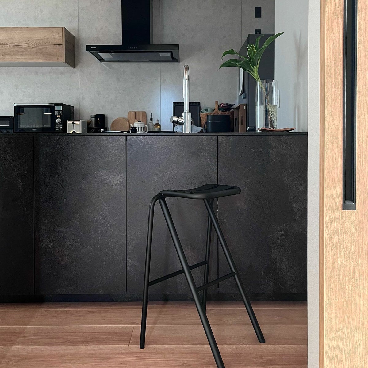 DUENDE デュエンデ BENT LOW STOOL ベント ロースツール DU0320 高さ：53cm カラー：2色 デザイン：岩元 航大