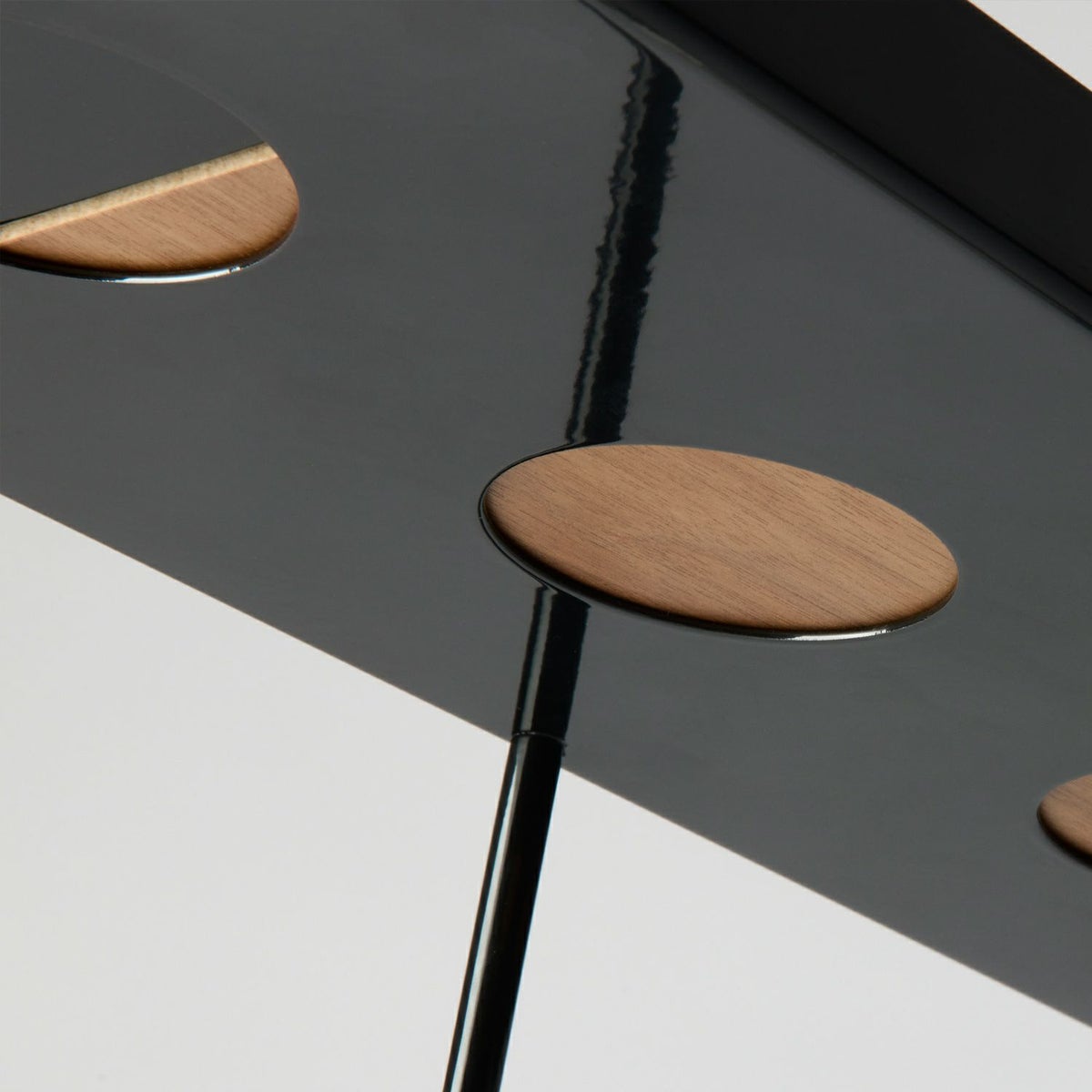 DUENDE デュエンデ COMPANION コンパニオン サイドテーブル DU0031 DU0032 カラー：2色 デザイン：Peter Mac Cann