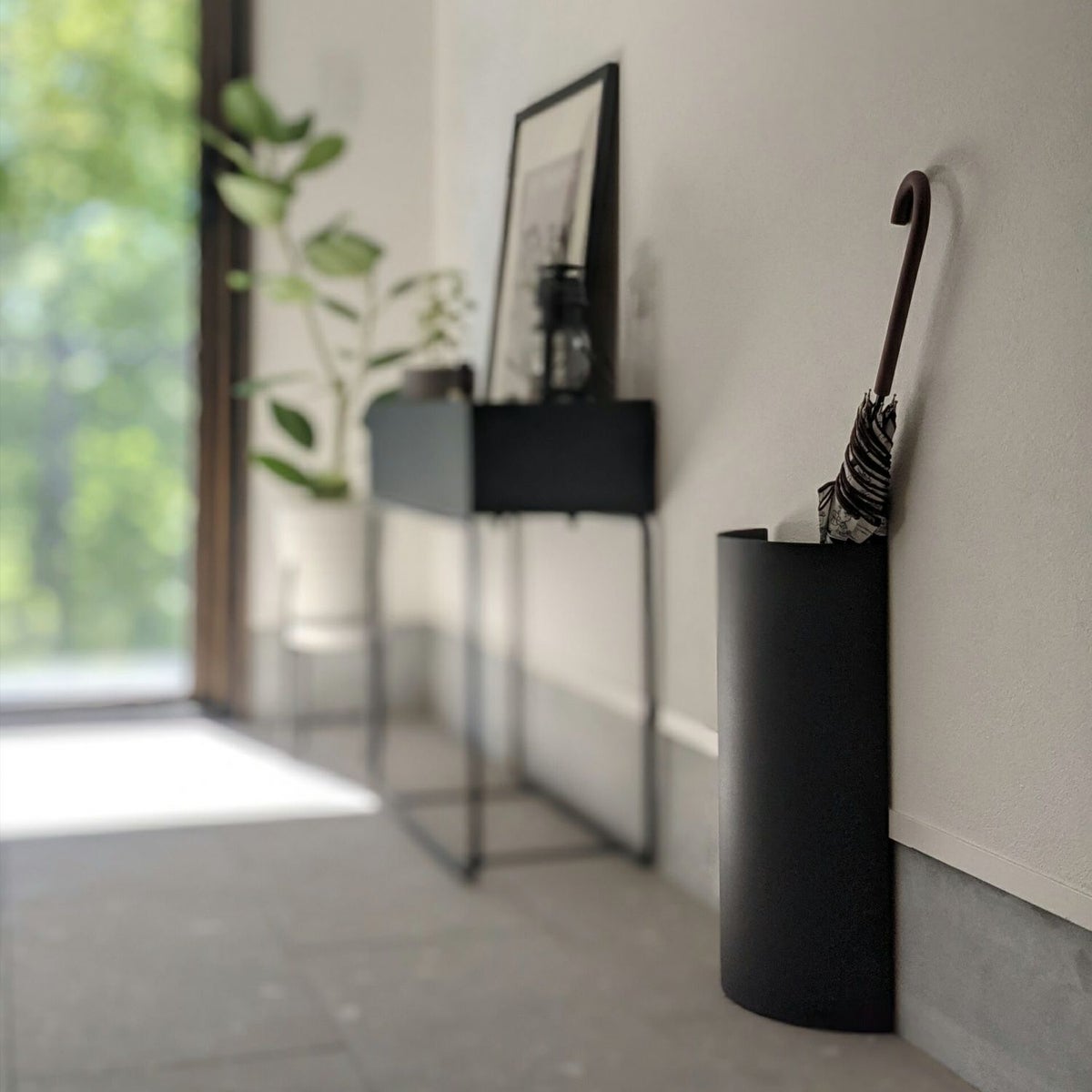 DUENDE デュエンデ MUKOU ムコウ アンブレラスタンド傘立て DU0120 専用水受け付属 カラー：2色 デザイン：PINTO