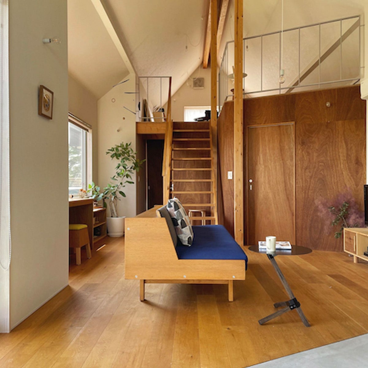 DUENDE デュエンデ TRE トレ サイドテーブル DU0211 オイルステインフィニッシュ カラー：2色 デザイン：芦沢 啓治