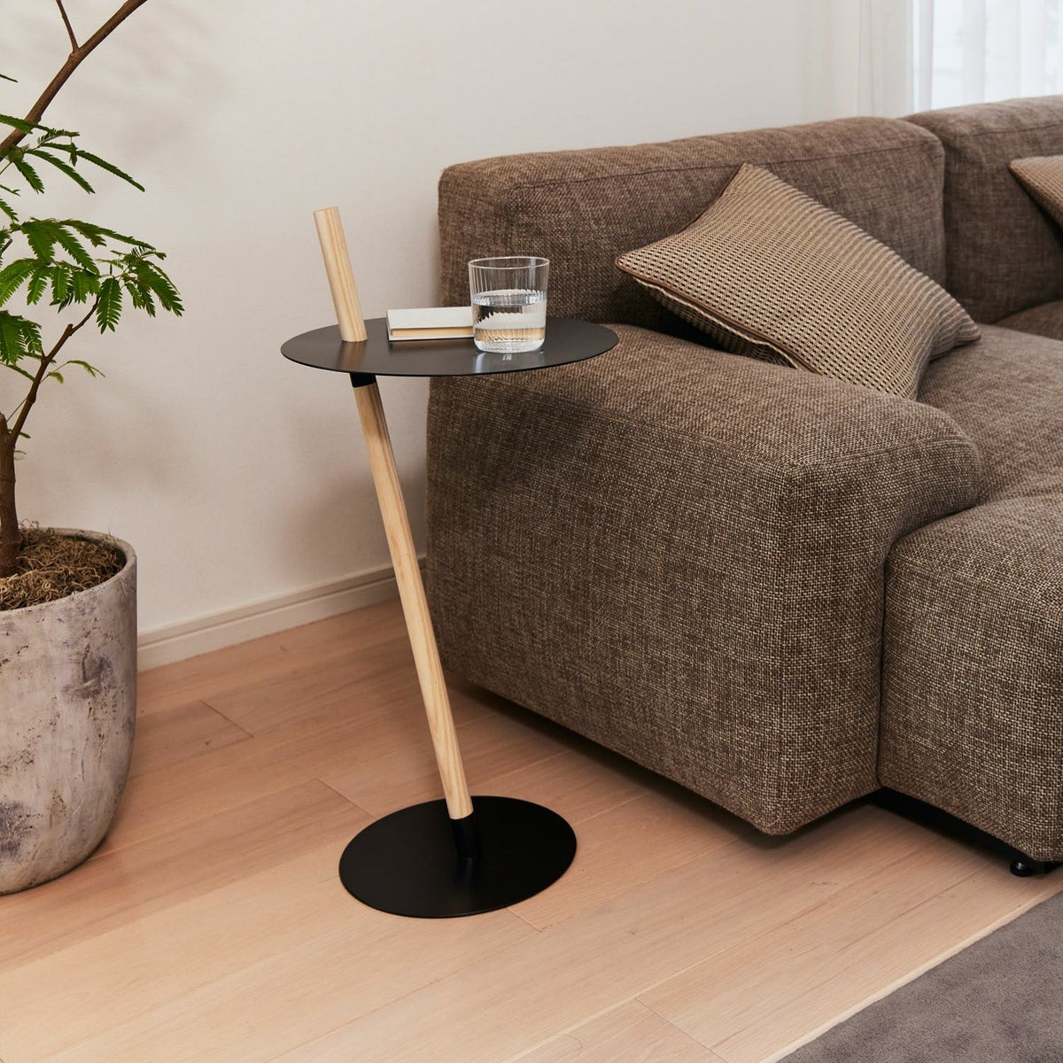 DUENDE デュエンデ TUBE & ROD チューブ＆ロッド サイドテーブル DU0270 無塗装 カラー：2色 デザイン：松尾 直哉