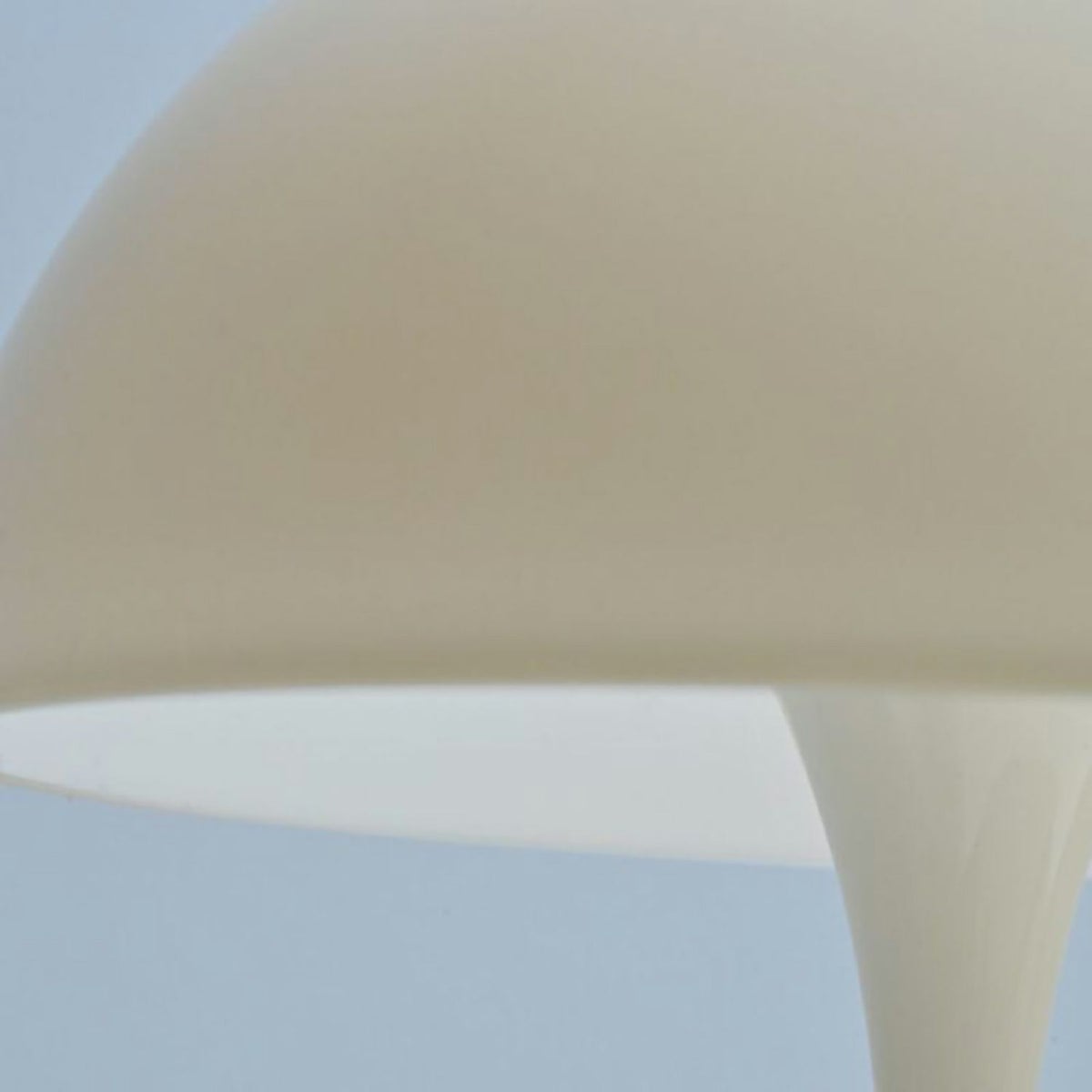 Louis Poulsen ルイスポールセン Panthella 160 Portable パンテラ 160 ポータブル （V3） テーブルランプ カラー：オペーク・モスグリーン デザイン：ヴェルナー・パントン