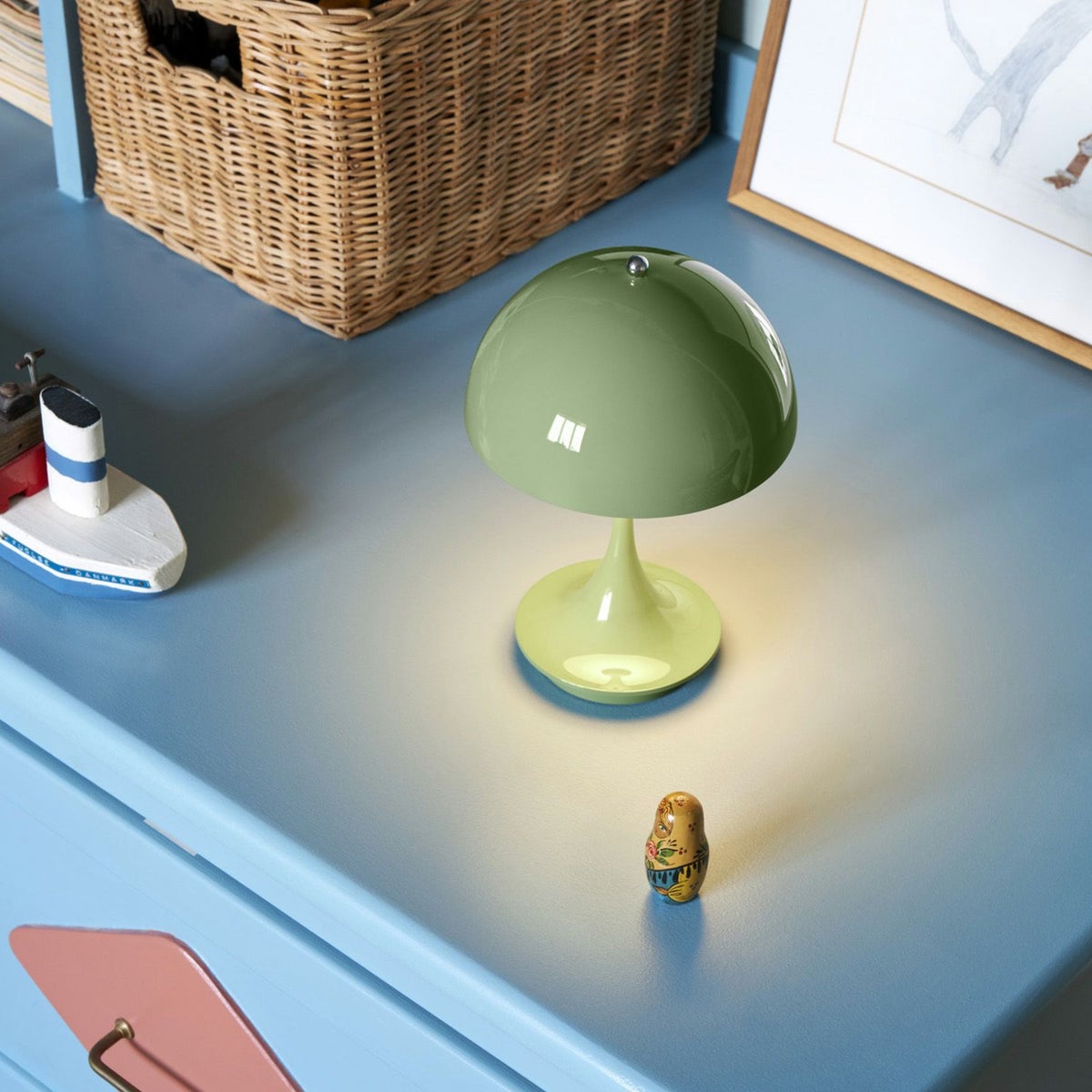 Louis Poulsen ルイスポールセン Panthella 160 Portable パンテラ 160 ポータブル （V3） テーブルランプ カラー：オペーク・モスグリーン デザイン：ヴェルナー・パントン