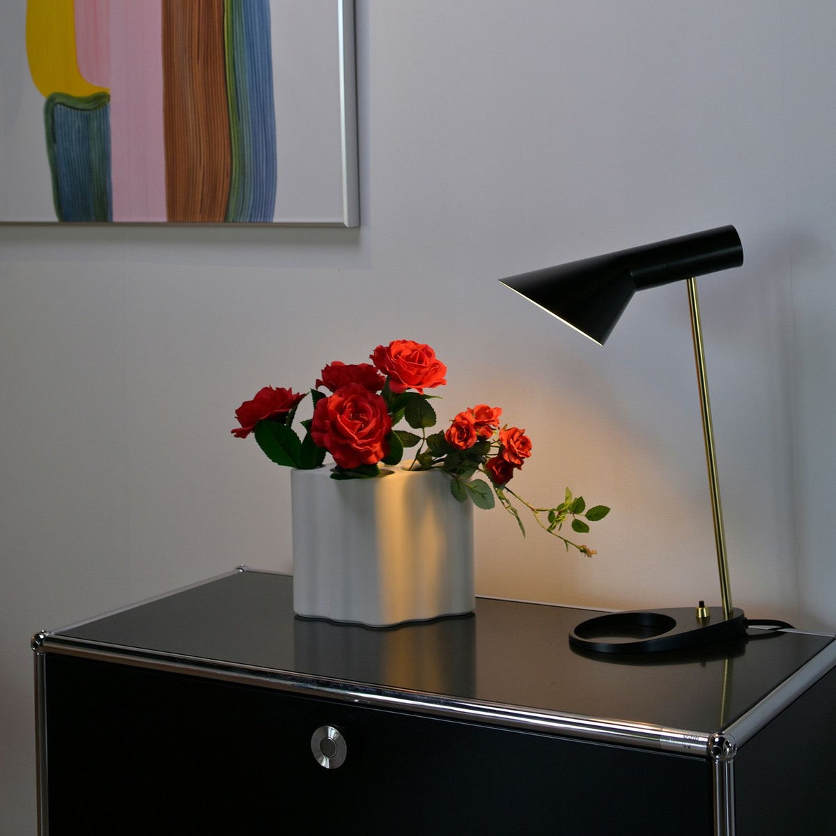 Louis Poulsen ルイスポールセン AJ Mini Table AJ ミニ テーブル テーブルランプ カラー：ブラック 真鍮ポリッシュ （無塗装） デザイン：アルネ・ヤコブセン