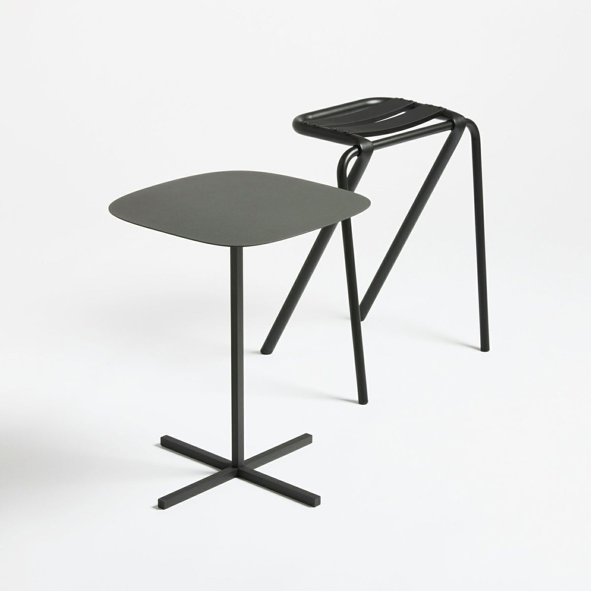 DUENDE デュエンデ SOLID STEEL TABLE ソリッド スチール テーブル DU0326 カラー：3色 デザイン：PERMANENT31