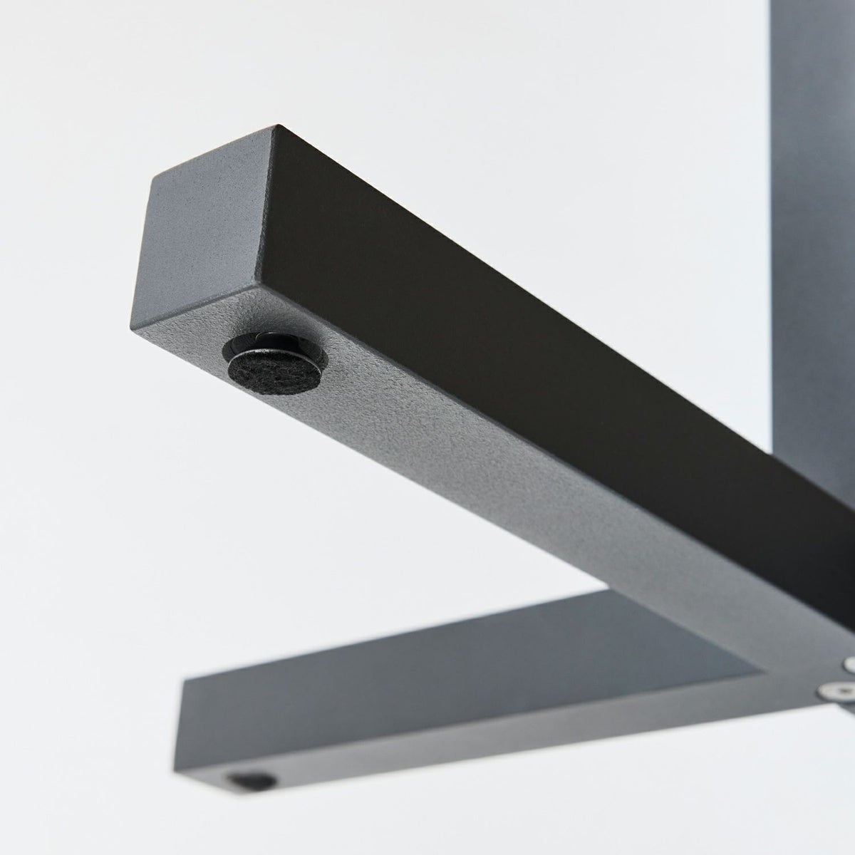 DUENDE デュエンデ SOLID STEEL DINER TABLE SQUARE ソリッドスチールダイナーテーブル スクエア DU331 カラー：ダークグレー デザイン：PERMANENT31