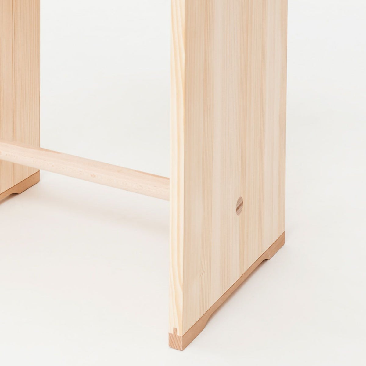 wb form ヴェービーフォーム Ulm Stool ウルム スツール サイドテーブル チェア スプルース カラー：ナチュラル デザイン：マックス・ビル