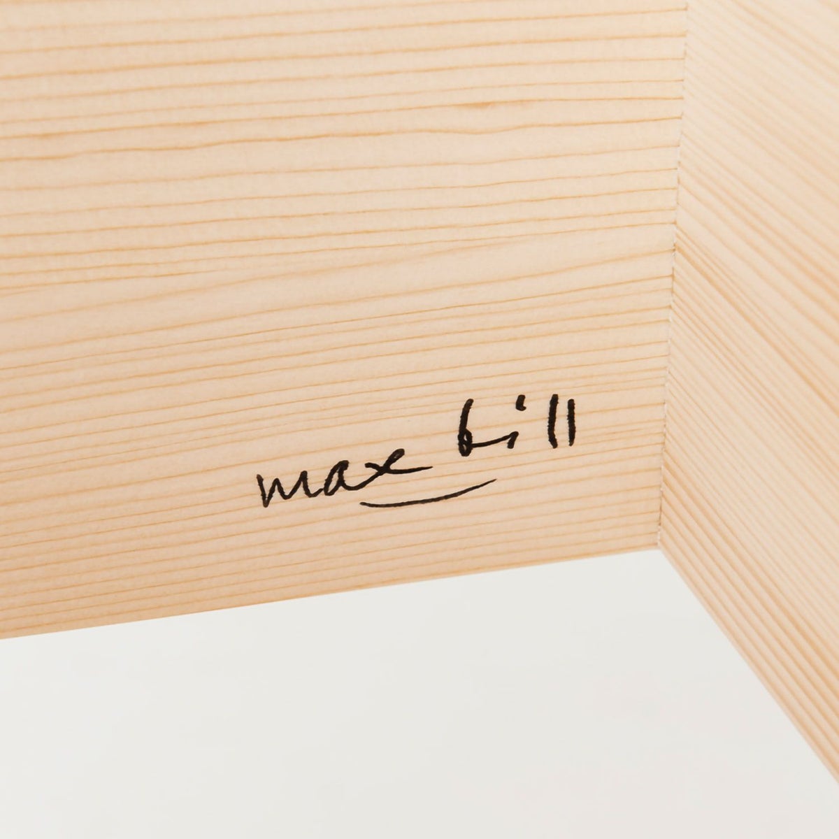 wb form ヴェービーフォーム Ulm Stool ウルム スツール サイドテーブル チェア スプルース カラー：ナチュラル デザイン：マックス・ビル