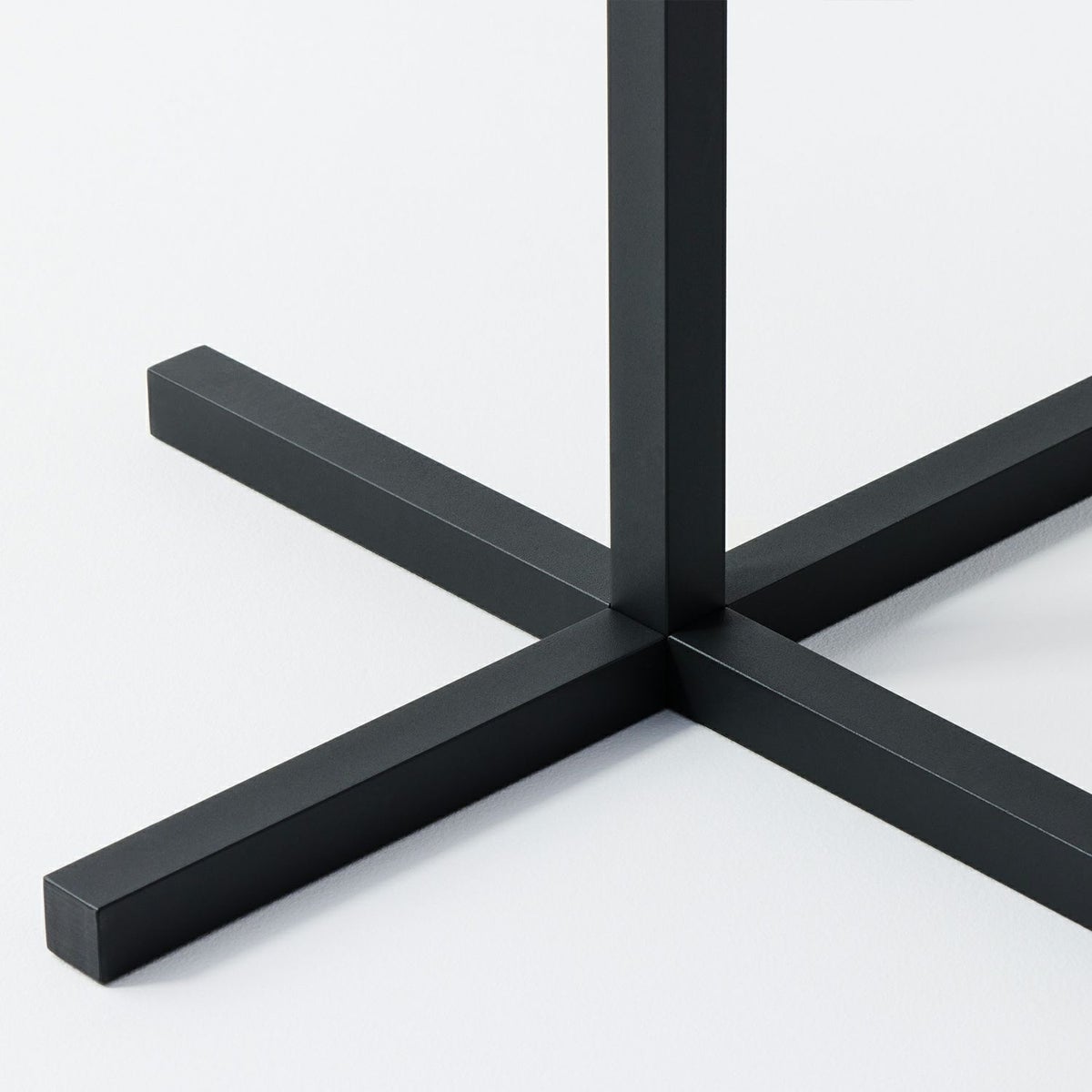 DUENDE デュエンデ SOLID STEEL DINER TABLE ROUND ソリッドスチールダイナーテーブル ラウンド DU330 カラー：ダークグレー デザイン：PERMANENT31