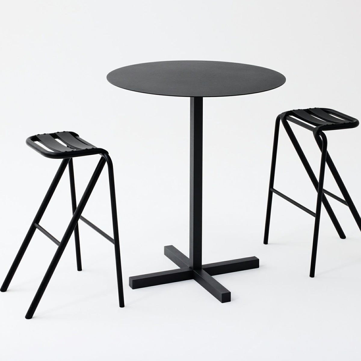 DUENDE デュエンデ SOLID STEEL HIGH DINER TABLE ROUND ソリッドスチールハイダイナーテーブル ラウンド DU0332 カラー：ダークグレー デザイン：PERMANENT31