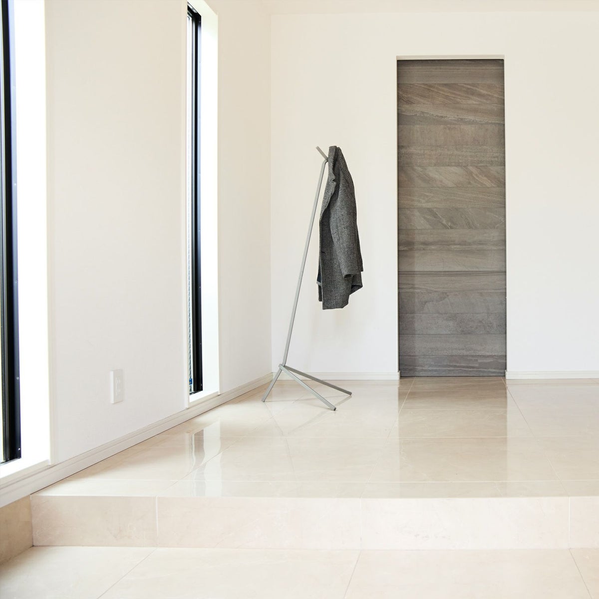 DUENDE デュエンデ UNO HANGER ウノ ハンガー DU0323 カラー：2色 デザイン：芦沢 啓治