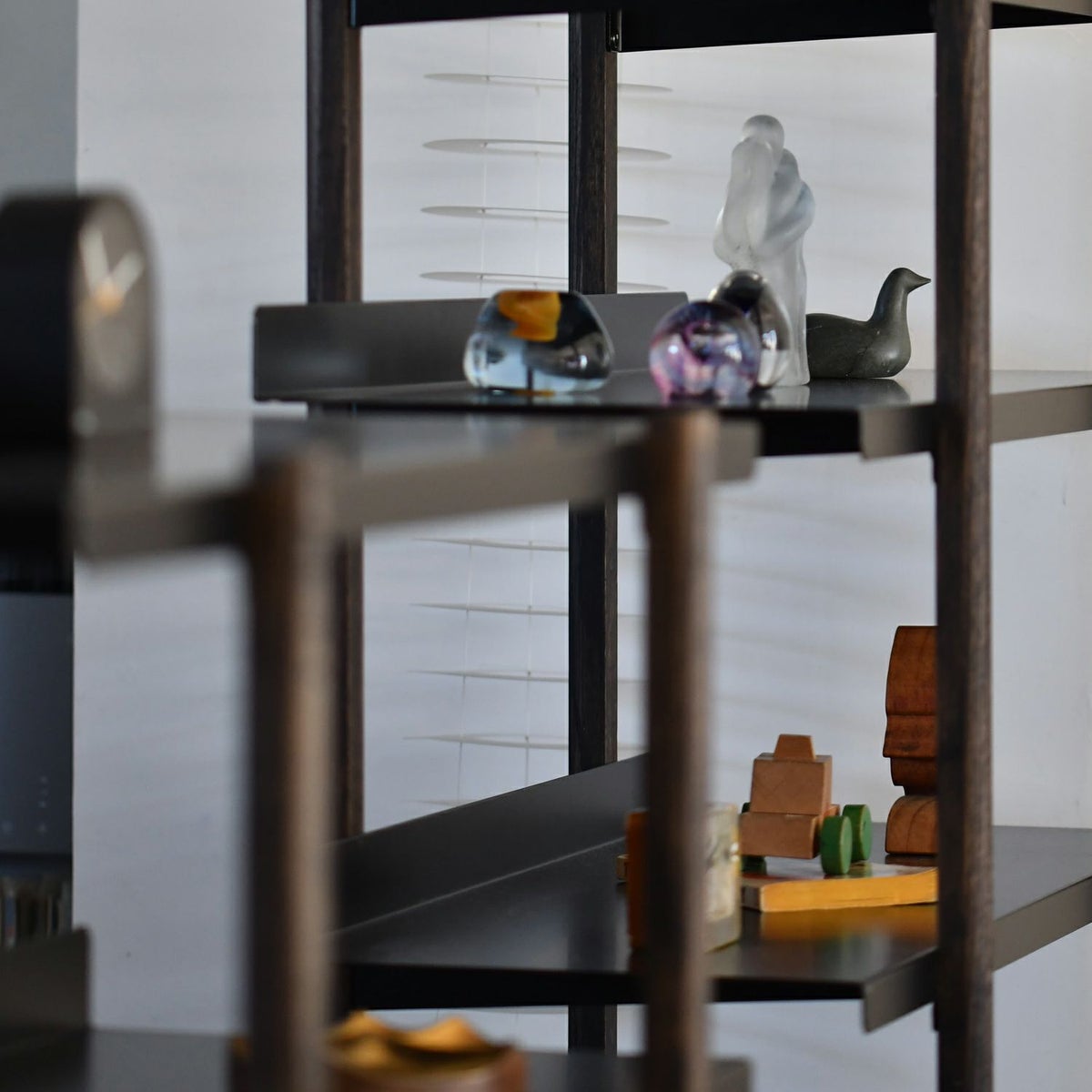 DUENDE デュエンデ MARGE SHELF 3 BK OIL STAIN FINISH マージ シェルフ ブラック オイルステインフィニッシュ DU0328BK カラー：ブラック デザイン：芦沢 啓治