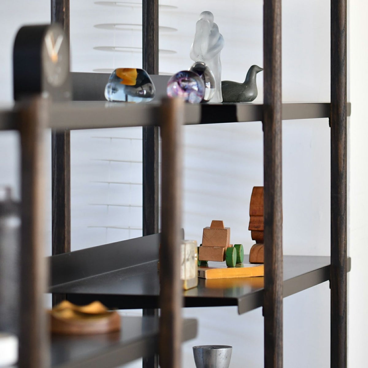 DUENDE デュエンデ MARGE SHELF 4 BK OIL STAIN FINISH マージ シェルフ ブラック オイルステインフィニッシュ DU0329BK カラー：ブラック デザイン：芦沢 啓治