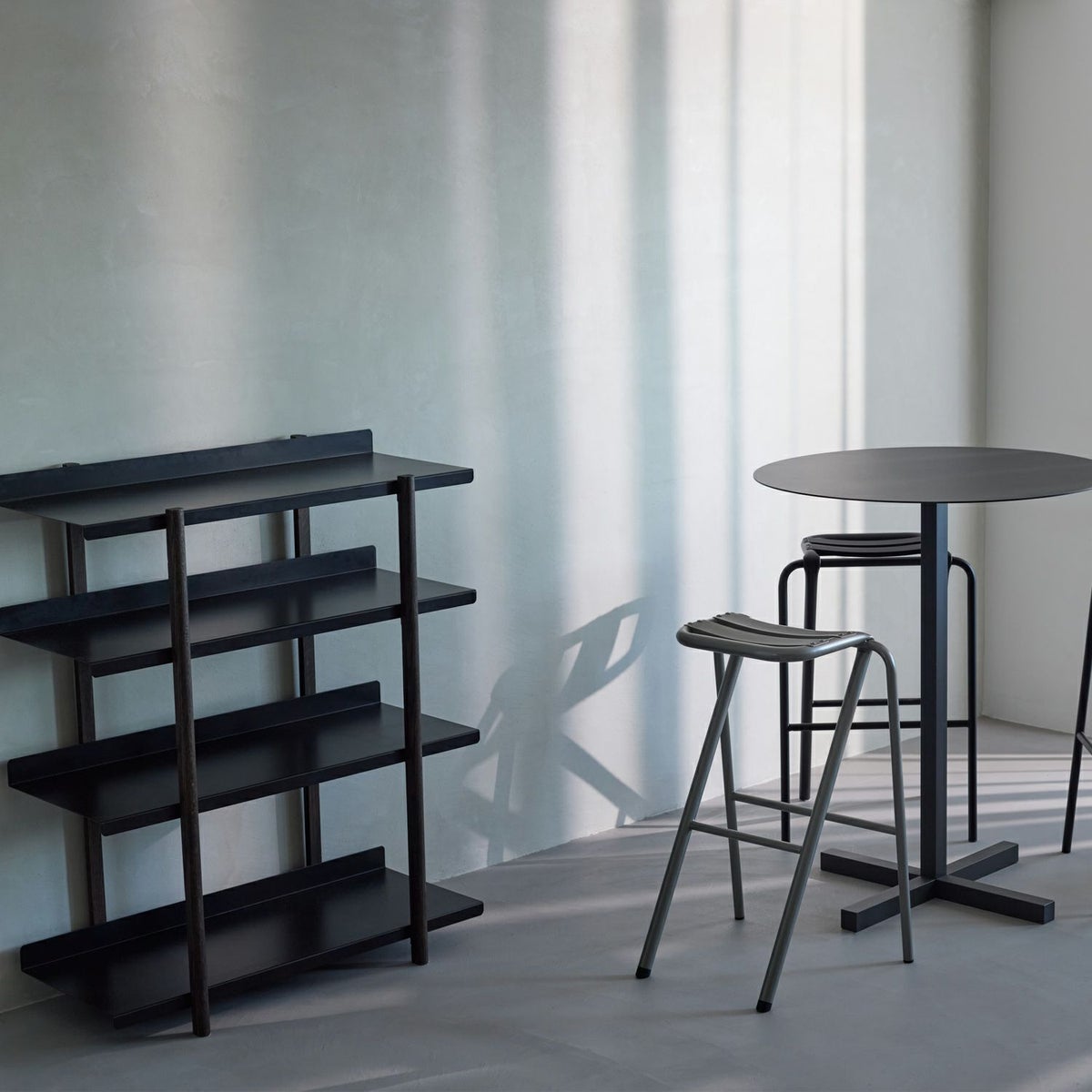 DUENDE デュエンデ MARGE SHELF 4 BK OIL STAIN FINISH マージ シェルフ ブラック オイルステインフィニッシュ DU0329BK カラー：ブラック デザイン：芦沢 啓治