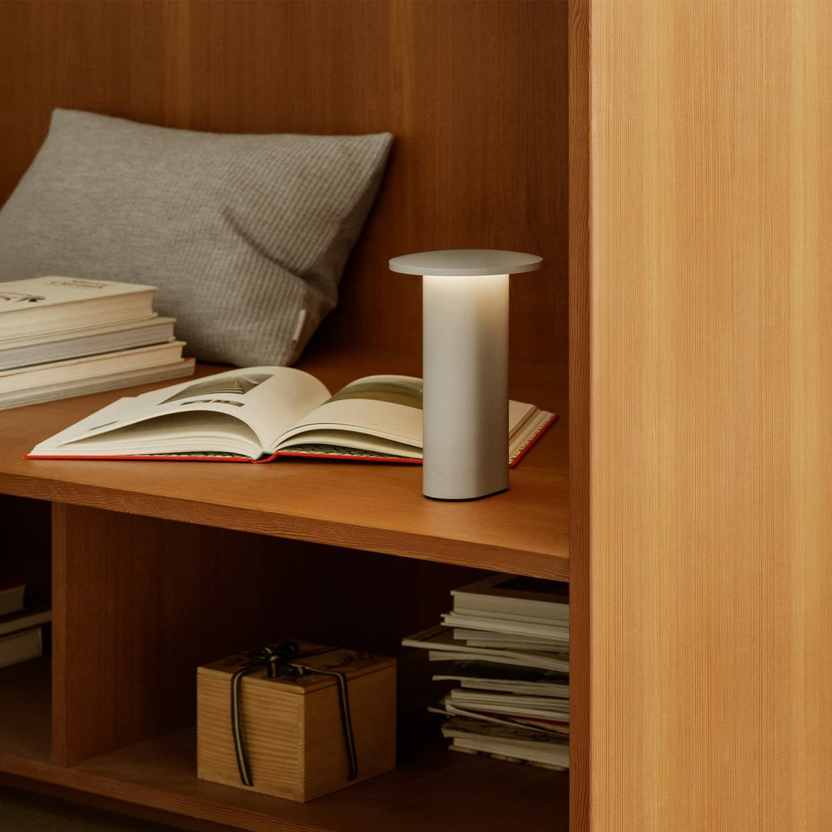 FRITZ HANSEN フリッツ・ハンセン SOLAE ソラエ ポータブルランプ