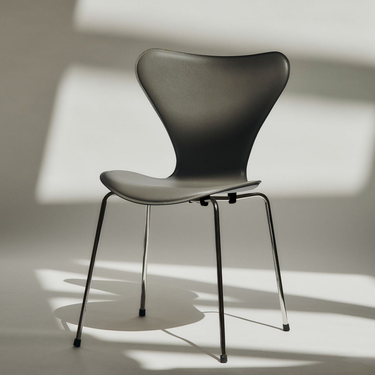 FRITZ HANSEN フリッツ・ハンセン SERIES 7 TAILORED セブンチェア テーラード 3107 チェア フルパディング ハーネスレザー