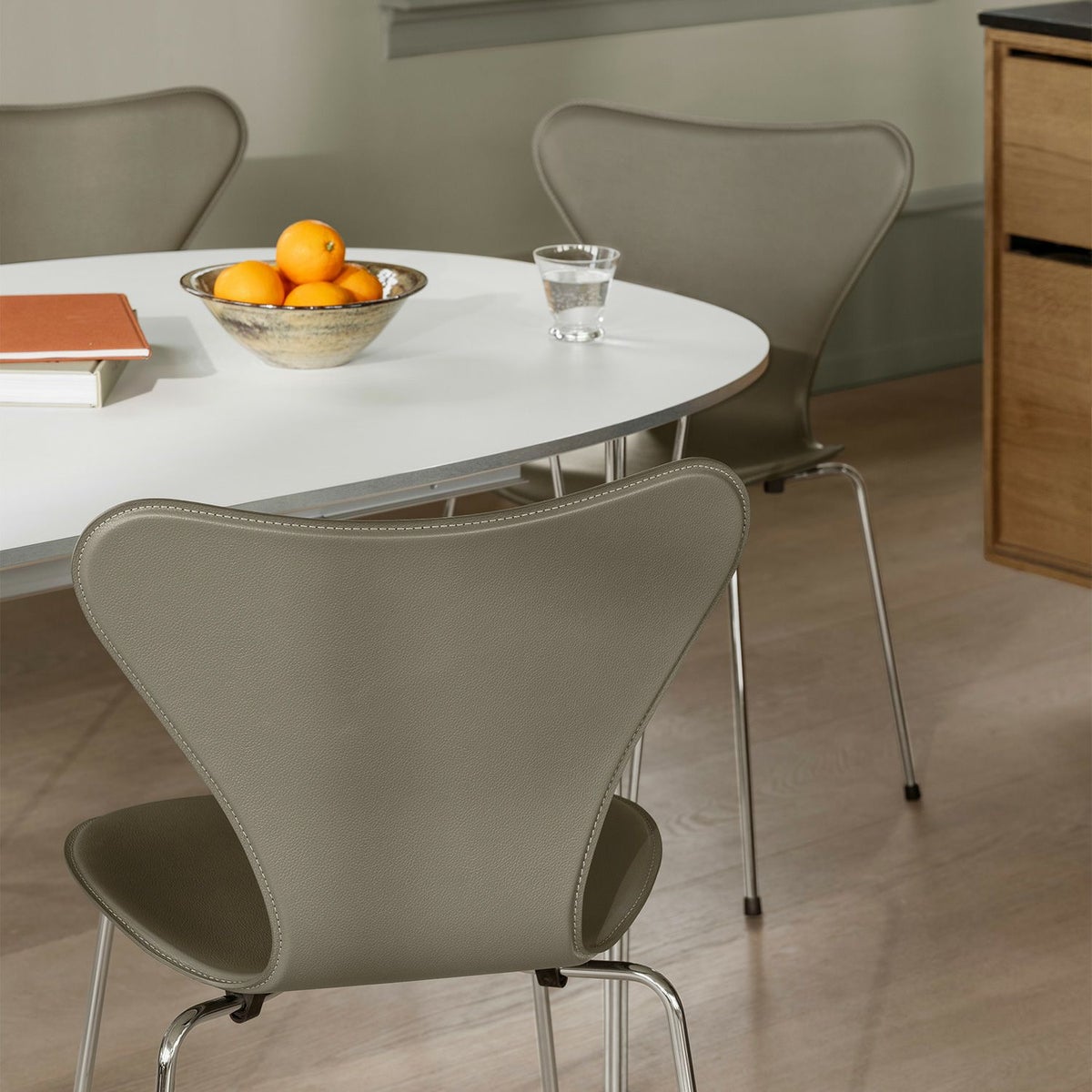 FRITZ HANSEN フリッツ・ハンセン SERIES 7 TAILORED セブンチェア テーラード 3107 チェア フルパディング ハーネスレザー