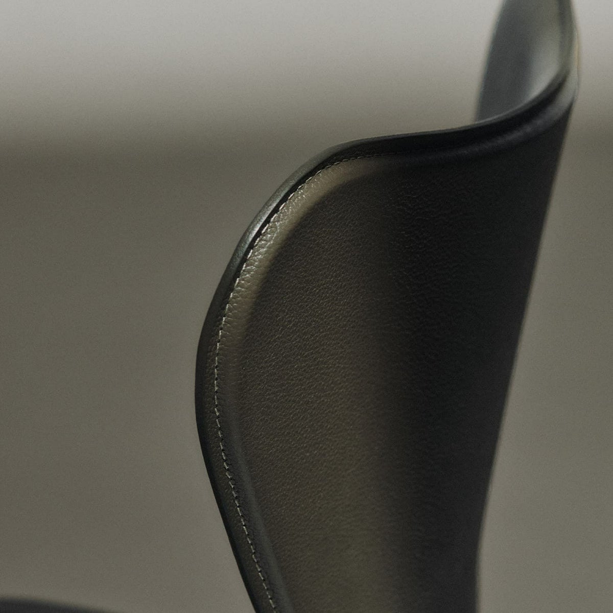 FRITZ HANSEN フリッツ・ハンセン SERIES 7 TAILORED セブンチェア テーラード 3107 チェア フルパディング ハーネスレザー