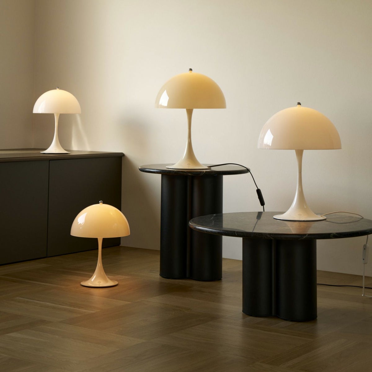 Louis Poulsen ルイスポールセン Panthella 320 Table パンテラ 320 テーブル テーブルランプ カラー：オパール・ホワイト デザイン：ヴェルナー・パントン