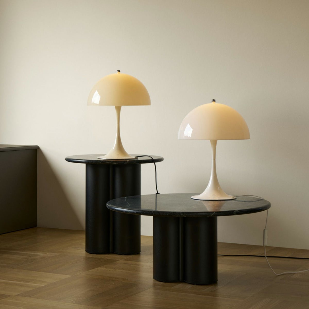 Louis Poulsen ルイスポールセン Panthella 320 Table パンテラ 320 テーブル テーブルランプ カラー：オパール・ホワイト デザイン：ヴェルナー・パントン