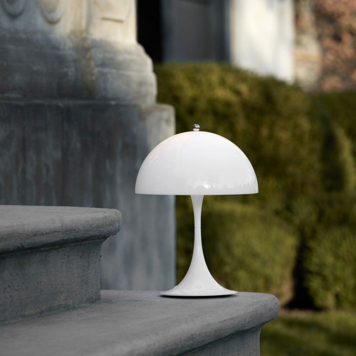 Louis Poulsen ルイスポールセン Panthella 250 Portable パンテラ 250 ポータブル テーブルランプ カラー：オペーク・オレンジ デザイン：ヴェルナー・パントン